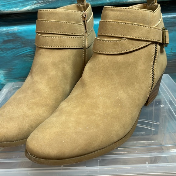 A.n.a. Womens Lotus Dark Sand Ankle Boot NWT Size 11 - Picture 3 of 7